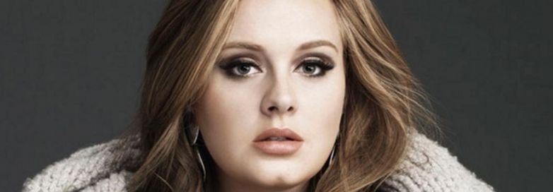 Adele si è sposata? Spunta un anello al compleanno di Beyoncé: fan in delirio (ma è giallo)