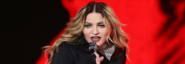 Madonna provoca in lingerie: &quot;Se vi scandalizza non me ne frega nulla&quot;