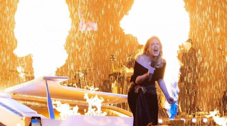 Adele incendia Las Vegas: inaugurata la sua residenza milionaria